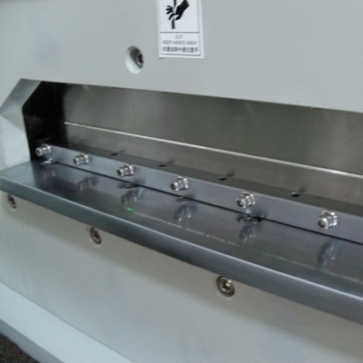 Машина для резки в виде V-Cut PCB 450 мм PCBA, FR4, светодиодная ленточная панель, алюминиевая доска