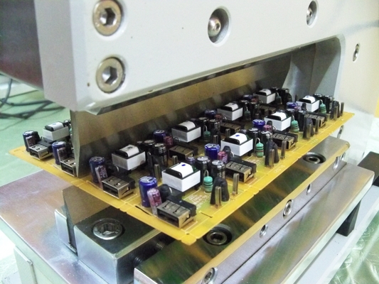 Линейная лезвие PCB V режущая машина с твердой железной рамой для 50 мм высоких компонентов