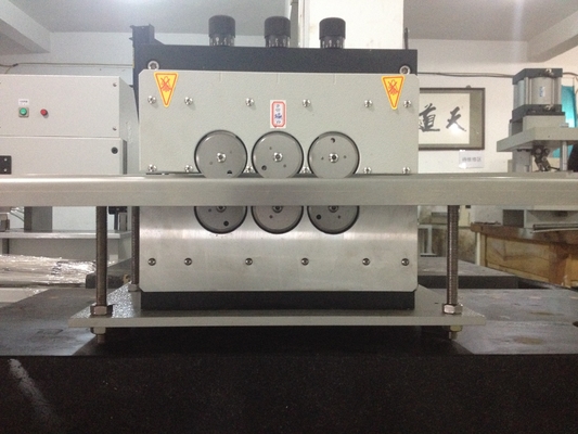 Алюминиевый Led Trip PCB Separator Machine с уникальной многосекционной резкой