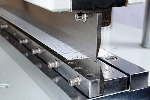Регулируемое расстояние V Cut PCB Depaneling Machine для высоких компонентов до 1 дюйма
