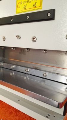 Пневматический PCB Depanelizer с твердой рамкой утюга и 2 острыми линейными лезвиями